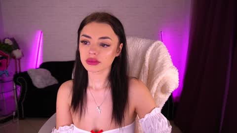 daenerys_daen online show from 12.19.24