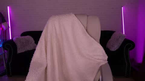 daenerys_daen online show from 01.06.25