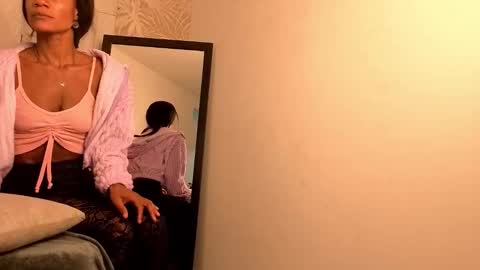 daffnelewis online show from 12.01.25