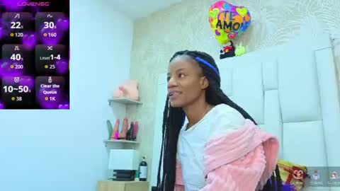 Snapshot of daffnelewis chatting on 06.22.26 daffnelewis online show from 06.22.26