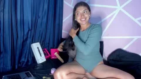 Snapshot of dafna_and_chriss chatting on 01.06.26 dafna lorens online show from 01.06.26