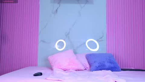 Snapshot of dafne17_ chatting on 11.10.25 Dafne online show from 11.10.25