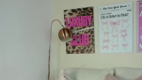 Snapshot of dafne_hillss chatting on 05.27.26 dafne_hillss online show from 05.27.26