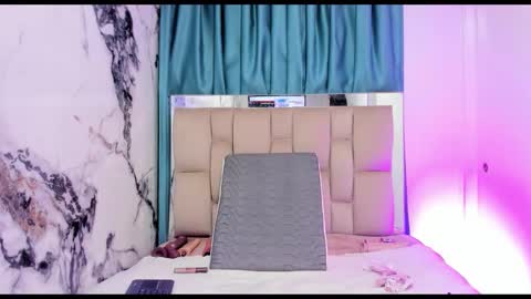 dafne_quenn online show from 10.03.25