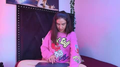 dafne_quenn online show from 11.15.25