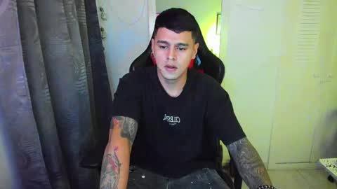 Snapshot of dage_19 chatting on 05.13.26 my name is Jhon and I live in colombia online show from 05.13.26