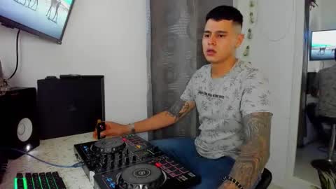 Snapshot of dage_19 chatting on 05.28.26 my name is Jhon and I live in colombia online show from 05.28.26