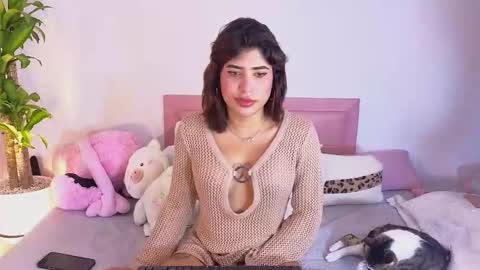 Dahiana online show from 03.11.26