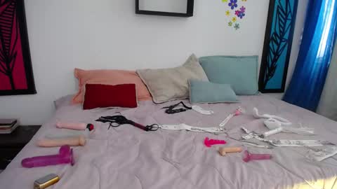 Dahiana online show from 02.12.25