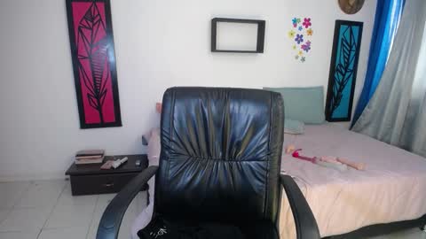 Dahiana online show from 02.13.25