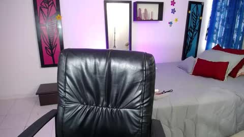 Dahiana online show from 02.22.25