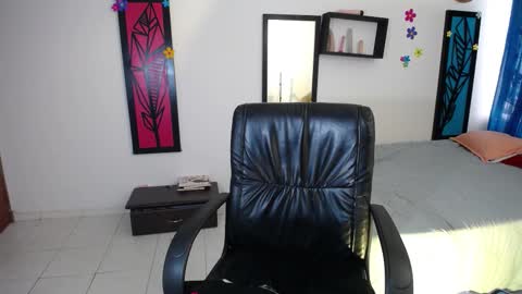 Dahiana online show from 02.27.25