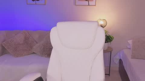 Dahiann Walcott online show from 04.06.26