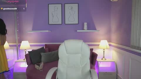 Dahlia Grey online show from 10.06.25