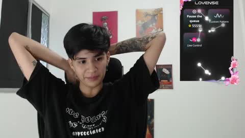 Snapshot of dahliarios chatting on 05.18.26 lorena online show from 05.18.26