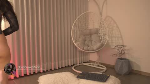 Snapshot of daihanwatson_ chatting on 12.12.24 Dai independent online show from 12.12.24