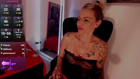 Snapshot of daila_jonnes chatting on 01.11.25 D A I L A online show from 01.11.25