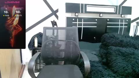 Snapshot of daimon_rock01 chatting on 03.08.25 felipe online show from 03.08.25