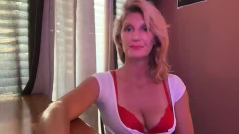 Daisy137 online show from 12.16.25