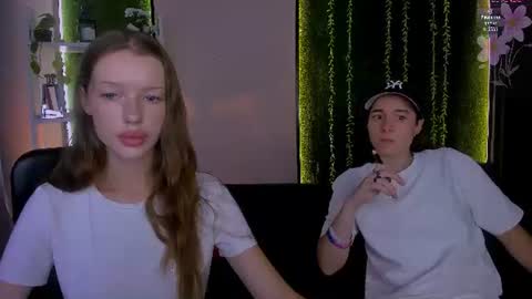 Snapshot of daisy_baby_ chatting on 07.30.26 daisy online show from 07.30.26