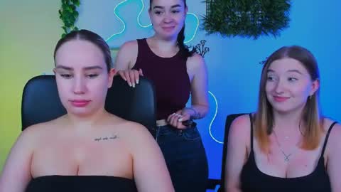 Snapshot of daisy_candy chatting on 07.17.26 Little Di online show from 07.17.26