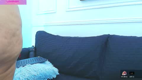 Snapshot of daisy_price chatting on 11.26.25 Daisy Price online show from 11.26.25