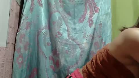 Snapshot of daisymuffinx chatting on 10.28.25 Daisy online show from 10.28.25