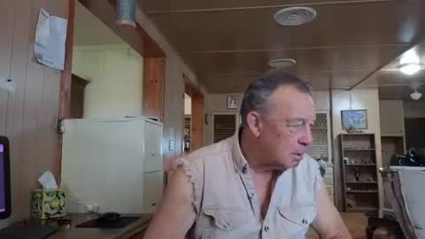 Snapshot of dakit2 chatting on 04.26.26 dakit online show from 04.26.26
