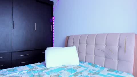 dakostelee1_ online show from 03.07.25