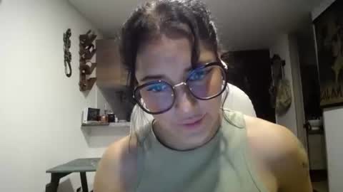 IG  dakotasofiaa online show from 12.17.24