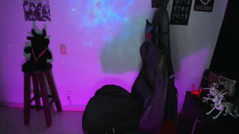 Dakota Crab online show from 09.11.25