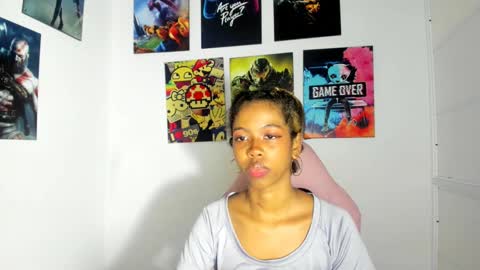 Snapshot of dakota_evans18 chatting on 10.19.25 DAKOTA online show from 10.19.25