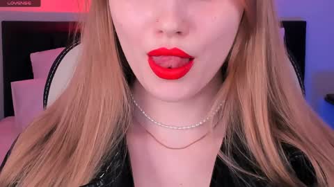 Snapshot of dakotamabs chatting on 04.09.26 Dakota online show from 04.09.26