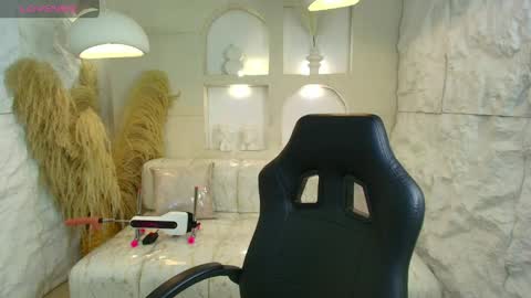 Snapshot of dakotha_v chatting on 04.22.26 Dakotha online show from 04.22.26
