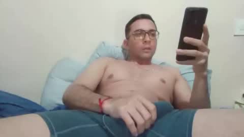 Snapshot of dale_guaya chatting on 02.17.26 dale_guaya online show from 02.17.26