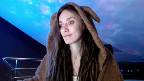 Dalia  online show from 02.20.25