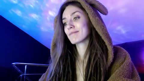 Dalia  online show from 02.20.25