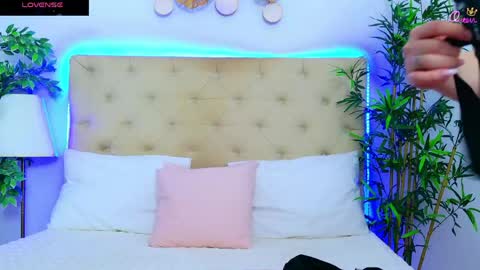 daliyaa_ online show from 04.17.26