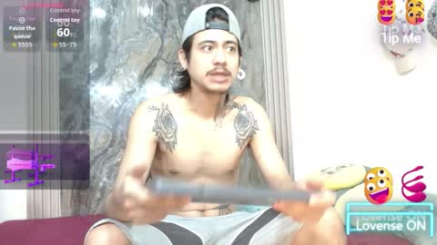 Snapshot of damian_and_camerum chatting on 03.26.26 damian_and_camerum online show from 03.26.26