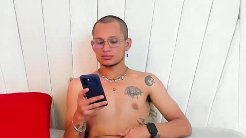 Snapshot of damian_garciaah chatting on 05.26.26 Damian Garcia online show from 05.26.26