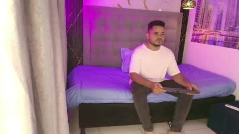 DAMIAN LUX online show from 05.12.26