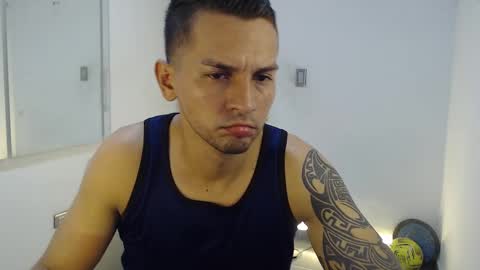 Snapshot of damian_muscle chatting on 09.21.25 Damian online show from 09.21.25