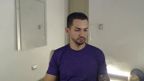 Snapshot of damian_muscle chatting on 10.06.25 Damian online show from 10.06.25
