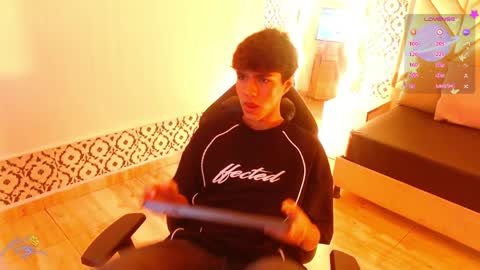 Snapshot of damian_tay chatting on 04.11.26 damian_tay online show from 04.11.26