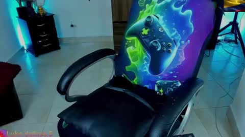 Snapshot of damian_torner chatting on 01.25.25 Damian torner online show from 01.25.25