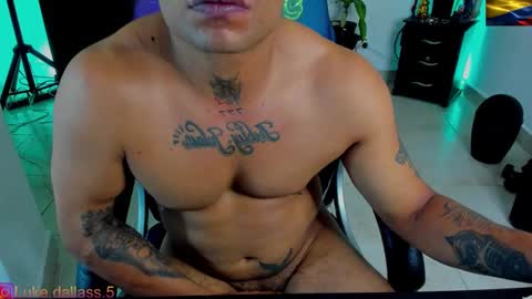 Snapshot of damian_torner chatting on 02.14.25 Damian torner online show from 02.14.25