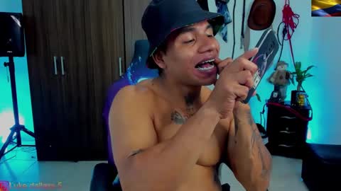 Snapshot of damian_torner chatting on 02.23.25 Damian torner online show from 02.23.25