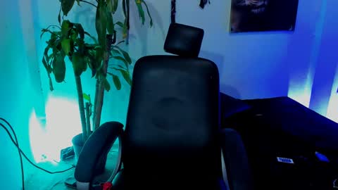 Snapshot of damian_torner chatting on 09.12.25 Damian torner online show from 09.12.25