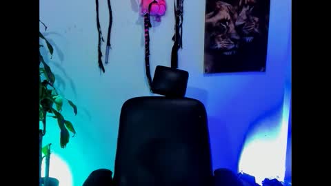 Snapshot of damian_torner chatting on 09.17.25 Damian torner online show from 09.17.25