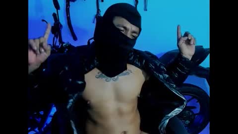 Snapshot of damian_torner chatting on 10.02.25 Damian torner online show from 10.02.25